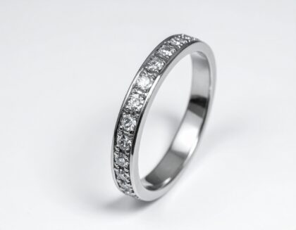 Ring mit Kristallband